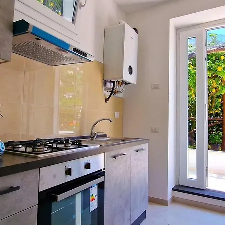 In Lemon Grove With Sea Views & Sea Breeze Villa *